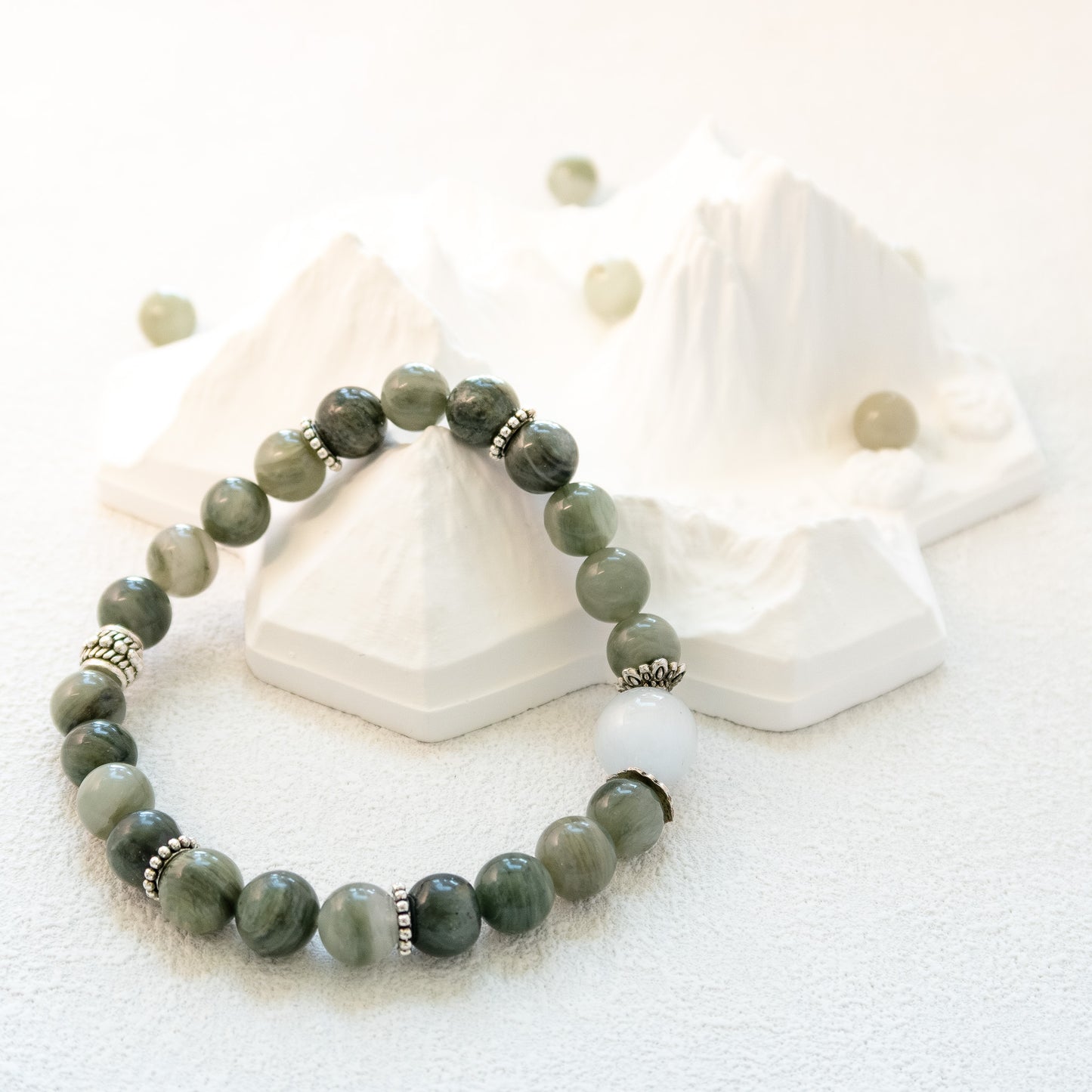 Green Grass Stone and White Cat's Eye Stone Bracelet