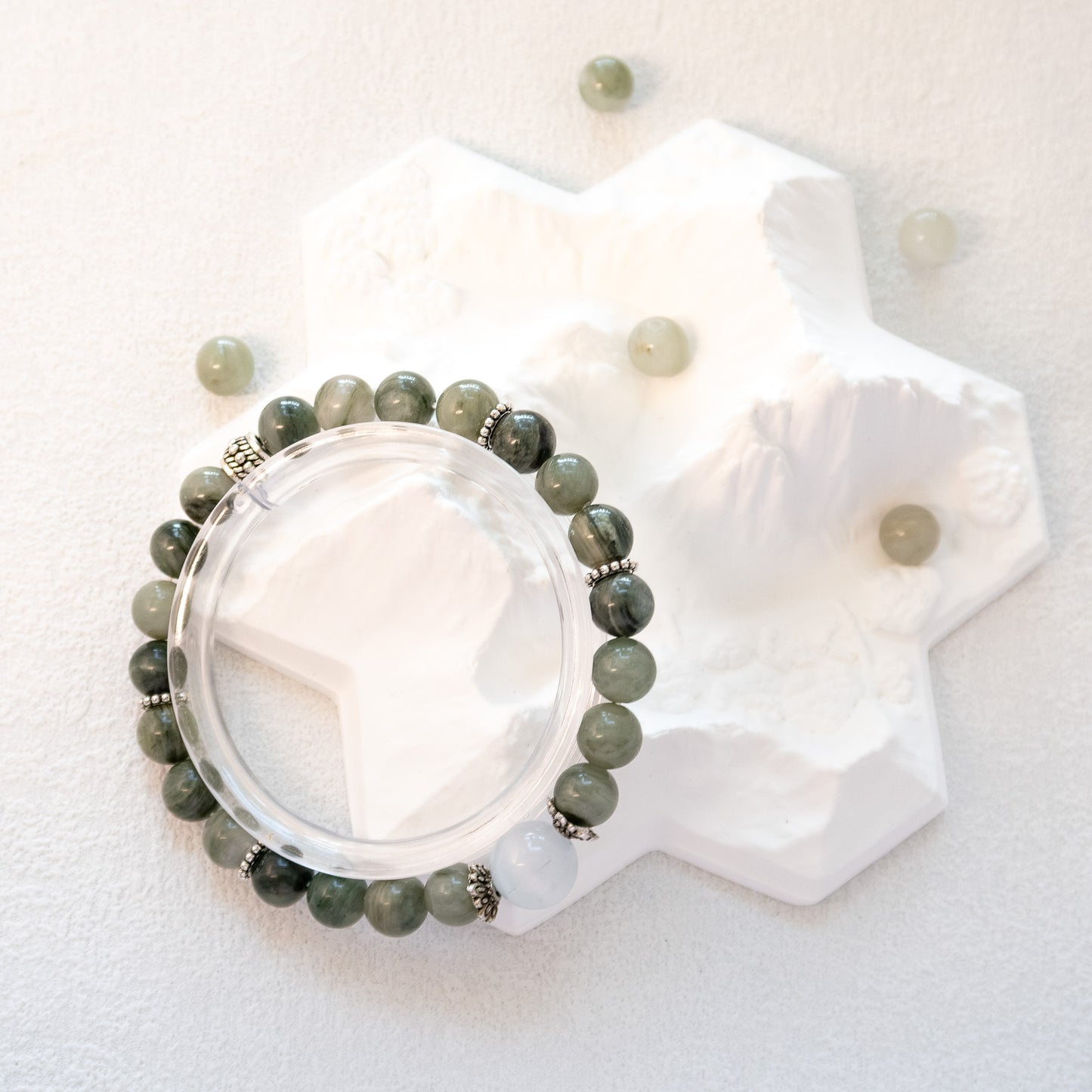 Green Grass Stone and White Cat's Eye Stone Bracelet